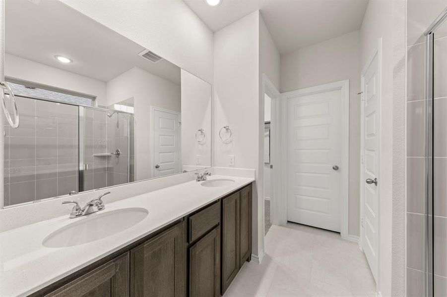 17. 114 Van Horn - Bath (2) 17. 114 Van Horn - Bath (2)