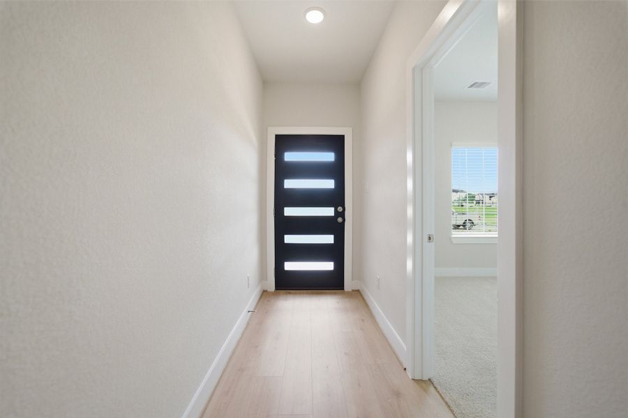 Spacious, unfurnished interior of a new home in Bay Creek, Baytown (Image 12).
