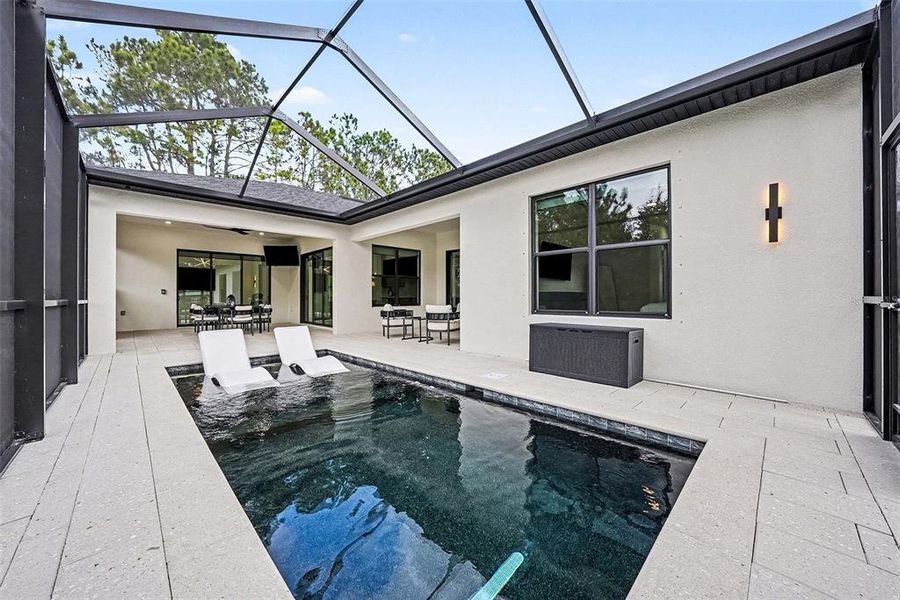 Exterior details and patio area of a home in , Lutz (Image 32).