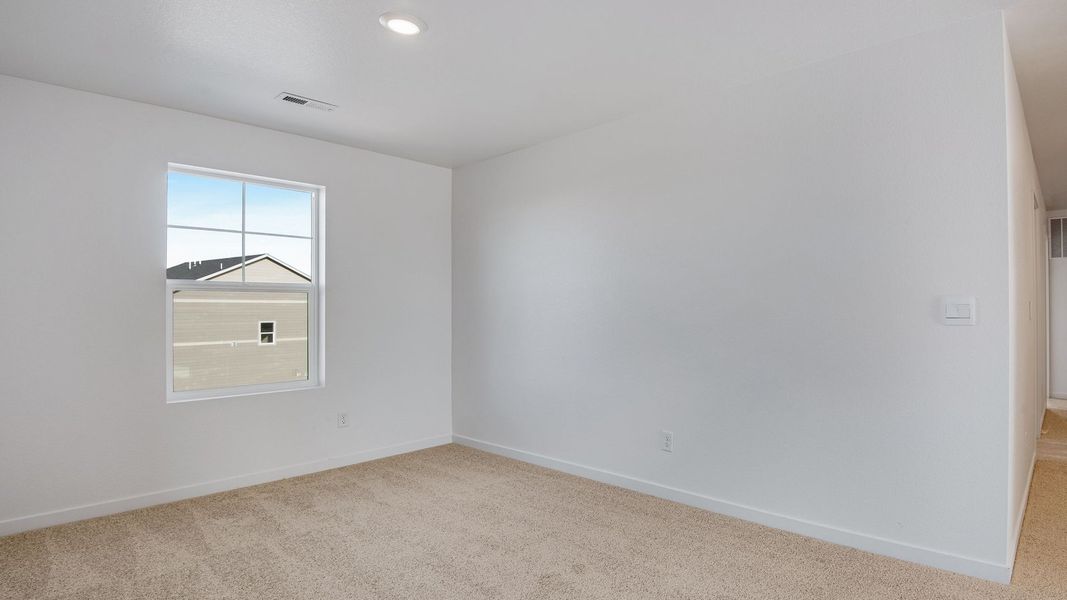Spacious, unfurnished interior of a new home in Vista Meadows, Fort Lupton (Image 18). Spacious, unfurnished interior of a new home in Vista Meadows, Fort Lupton (Image 18).