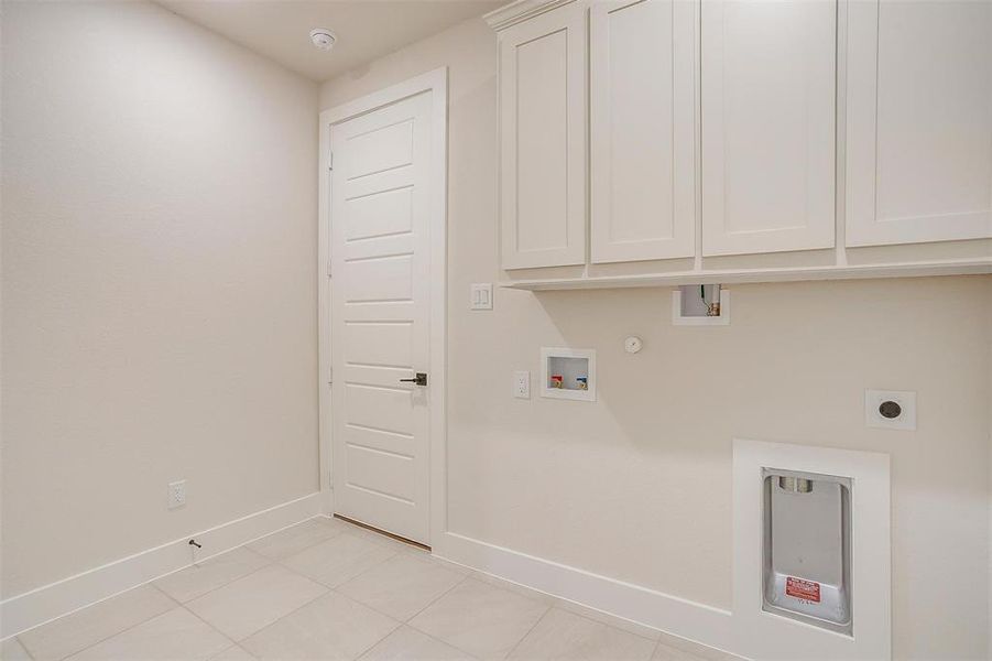 Spacious, unfurnished interior of a new home in Sweetgrass, Haslet (Image 36).