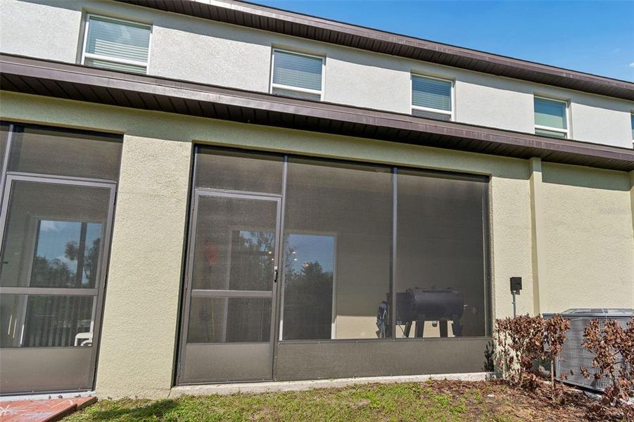 Exterior details and patio area of a home in , Land O' Lakes (Image 31).