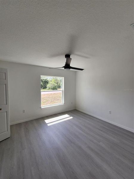 Spacious, unfurnished interior of a new home in , Dunnellon (Image 15).