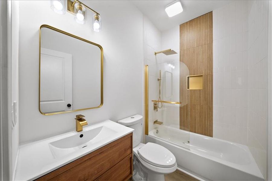 Furnished interior view inside a new home in , Atlanta (Image 17).