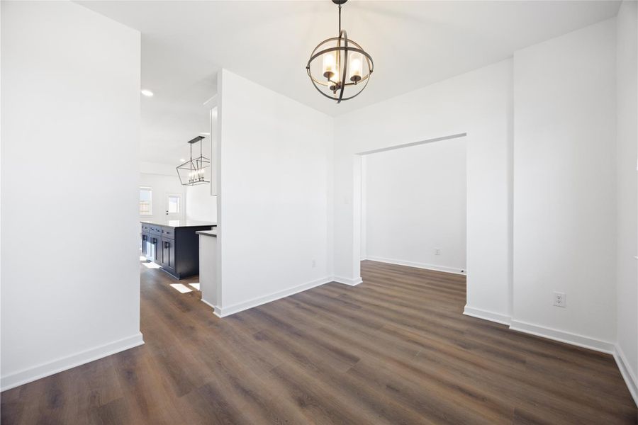 Spacious, unfurnished interior of a new home in Ashland, Angleton (Image 8).