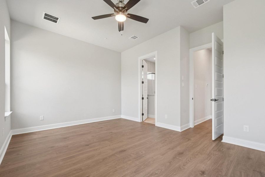 Spacious, unfurnished interior of a new home in Cross Creek, Cedar Park (Image 22).