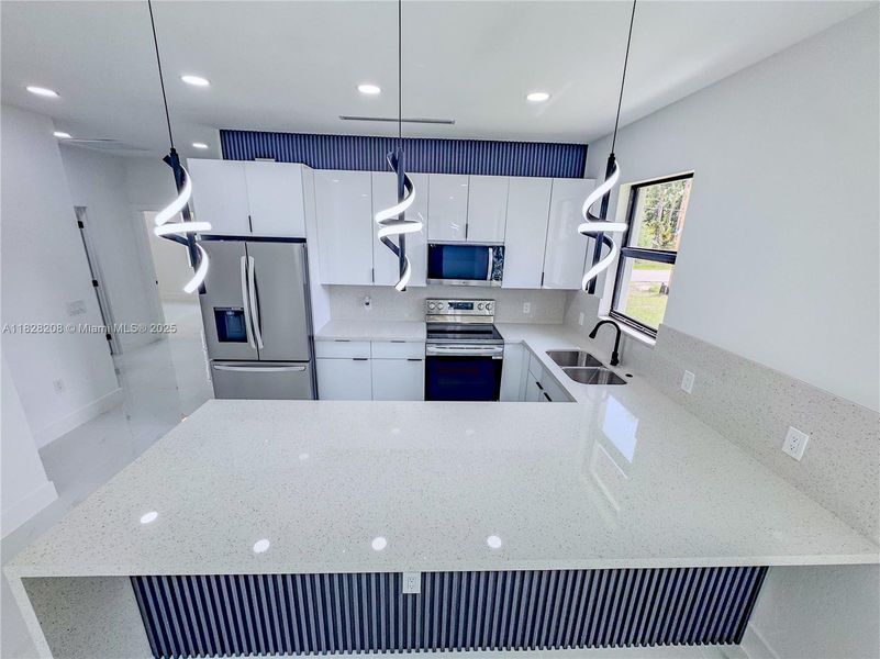 Spacious, unfurnished interior of a new home in , Lehigh Acres (Image 16).