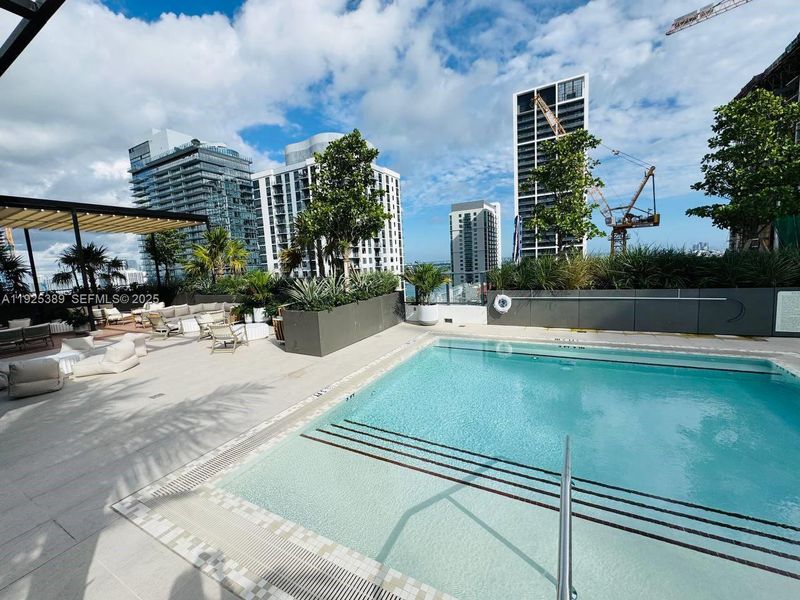 Condo located in Miami, FL showcasing its design and architecture (Image 2). Condo located in Miami, FL showcasing its design and architecture (Image 2).