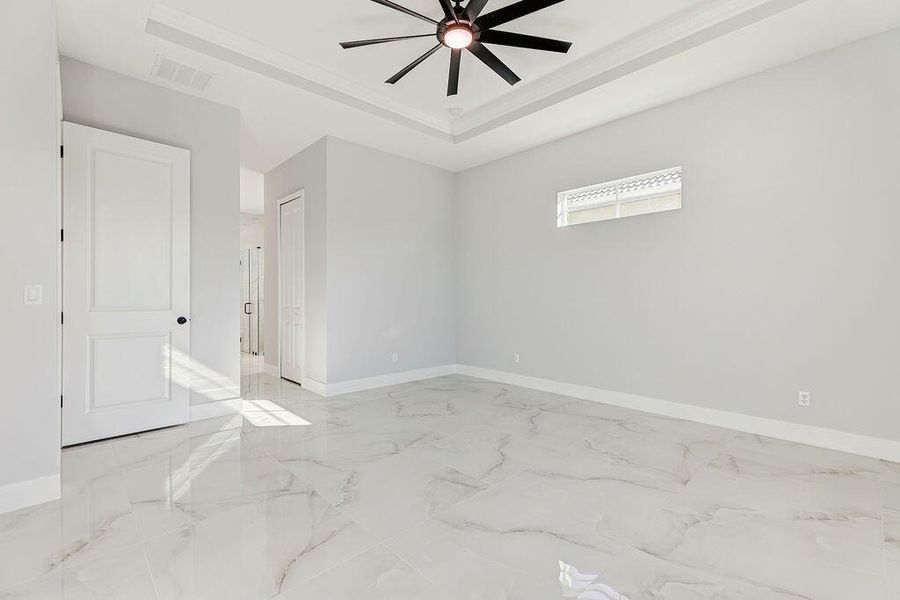 5DM40061_2_3_4_5Interior01