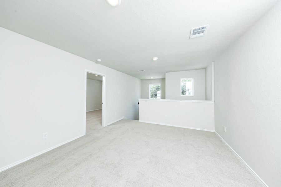 Spacious, unfurnished interior of a new home in Townsend Reserve, Splendora (Image 16).