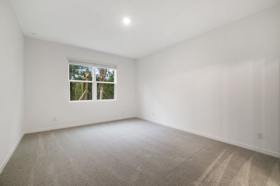 Spacious, unfurnished interior of a new home in Trinity Gardens, Deland (Image 12).
