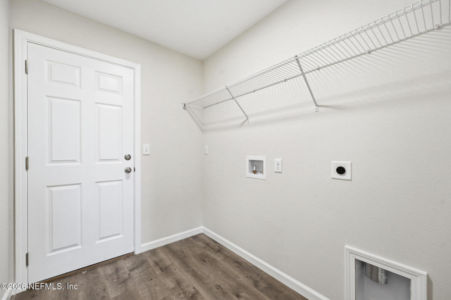 Spacious, unfurnished interior of a new home in , Jacksonville (Image 23).