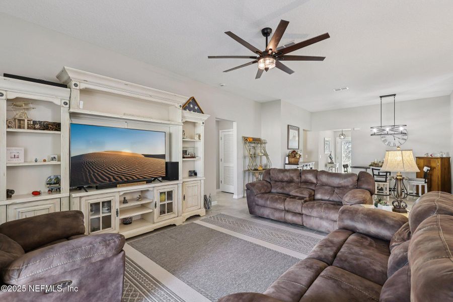 Furnished interior view inside a new home in Creekside Manor, Jacksonville (Image 39). Furnished interior view inside a new home in Creekside Manor, Jacksonville (Image 39).