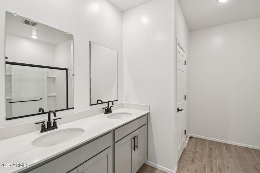 28-web-or-mls-W Bowker St-S2008-028