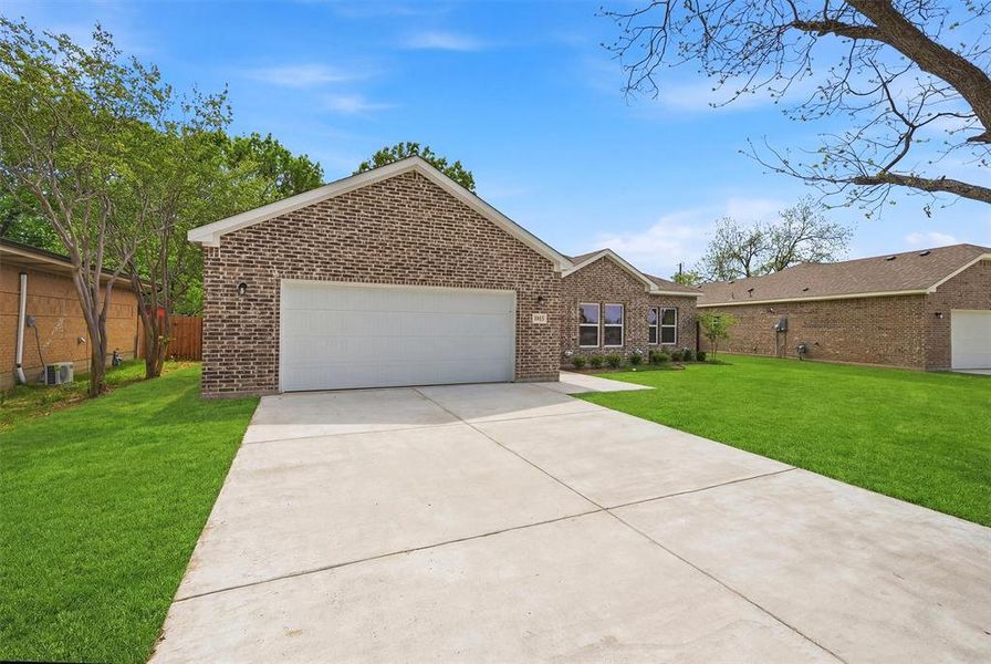 Front exterior of a new home in , Sherman, TX, highlighting curb appeal (Image 20).