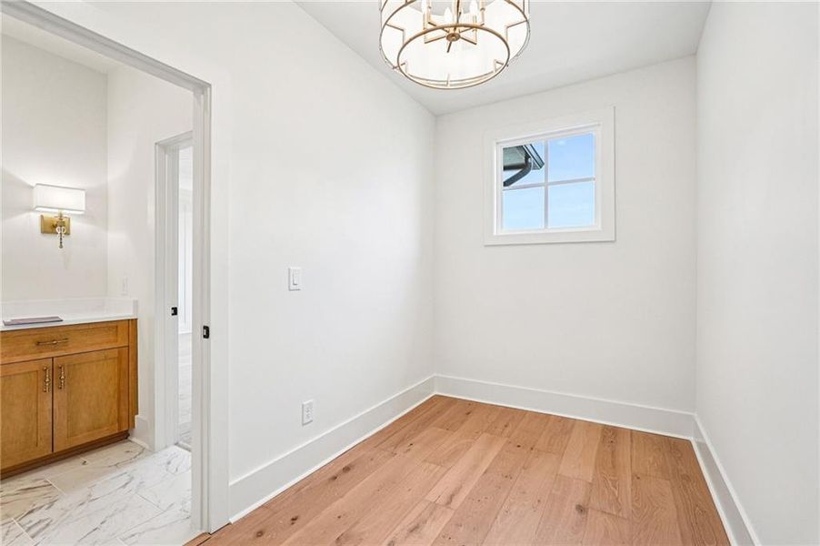 Spacious, unfurnished interior of a new home in Park Walke, Alpharetta (Image 21).