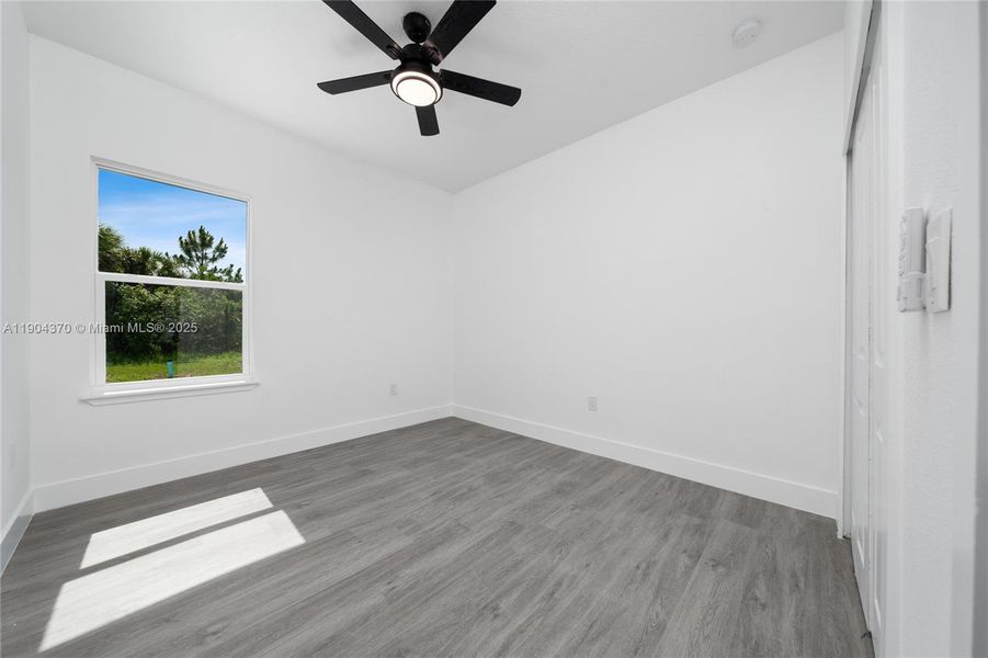 Spacious, unfurnished interior of a new home in , Palm Bay (Image 14).