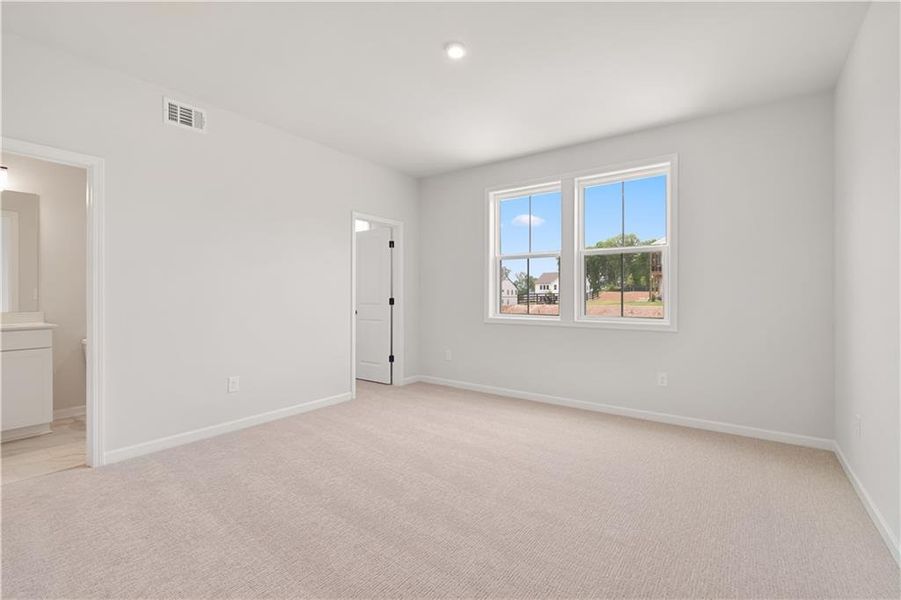 Spacious, unfurnished interior of a new home in Tiberon Woods, Cumming (Image 23).