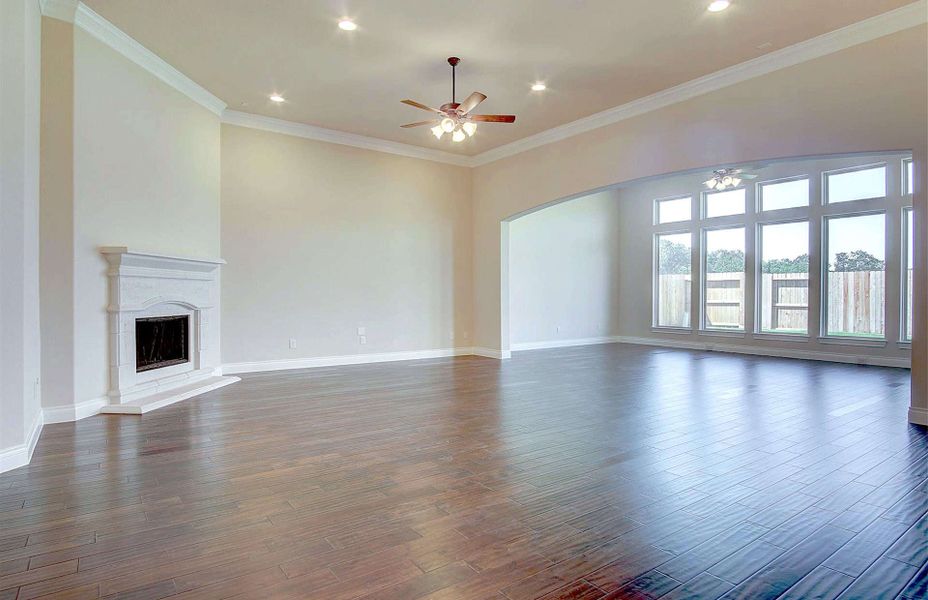 Representative unfurnished interior of a home built from the 3710 by Ravenna Homes in Artavia 70′, Conroe (Image 32).