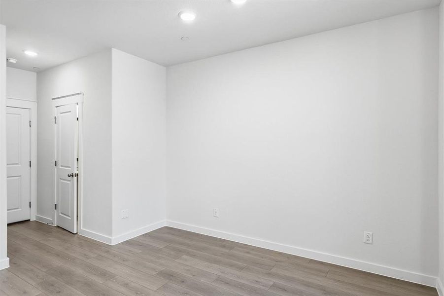 Spacious, unfurnished interior of a new home in , Fort Worth (Image 16).