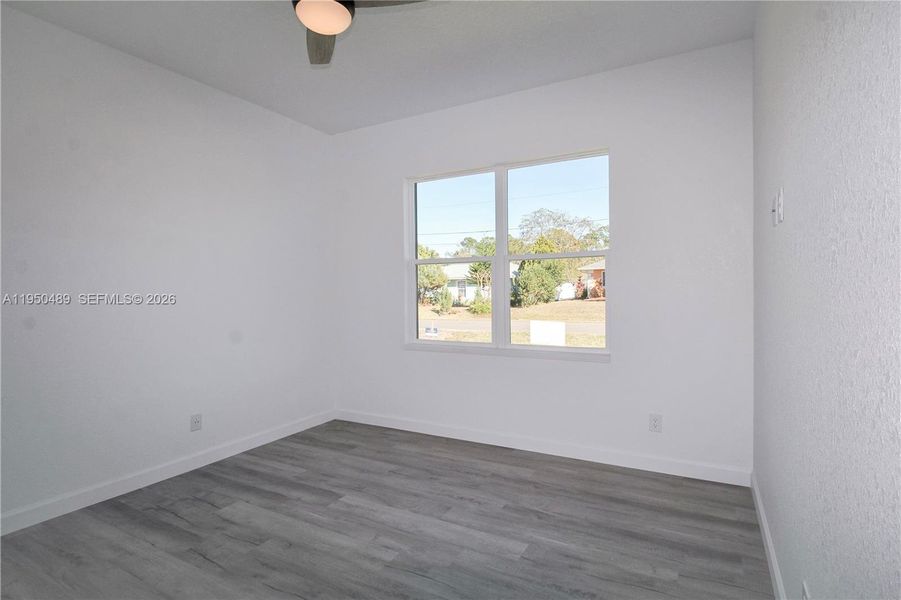 Spacious, unfurnished interior of a new home in , Sebring (Image 38).