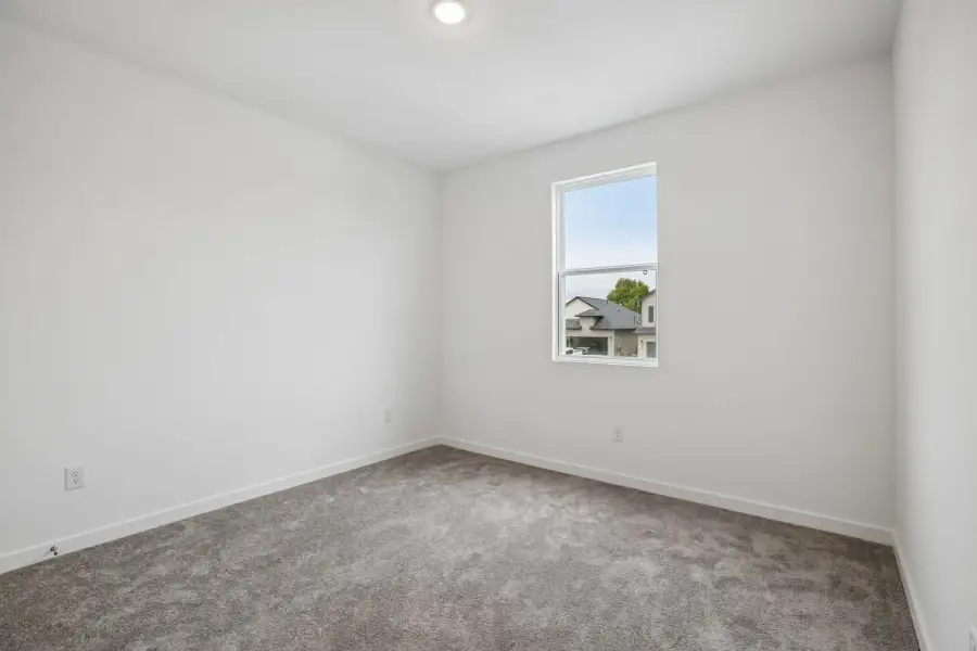 Spacious, unfurnished interior of a new home in Parkton Square, Kyle (Image 28).