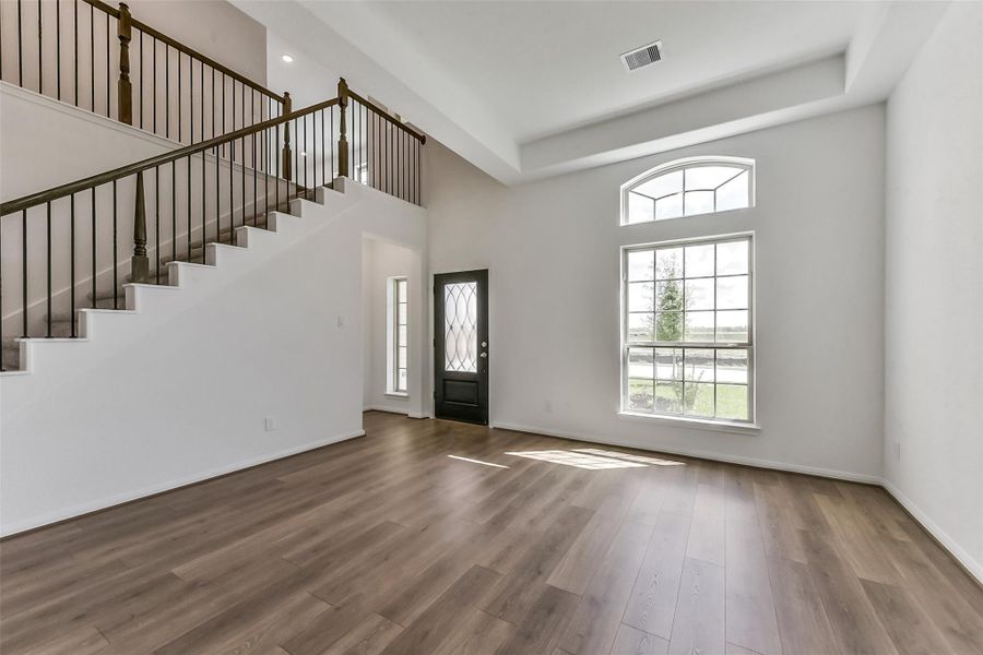 Spacious, unfurnished interior of a new home in River Ranch Meadows, Dayton (Image 18).