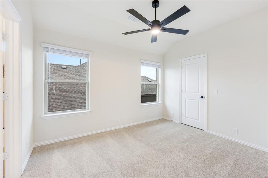 Spacious, unfurnished interior of a new home in Star Ranch, Godley (Image 23).