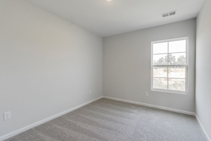 Spacious, unfurnished interior of a new home in Astoria, Columbia (Image 30).