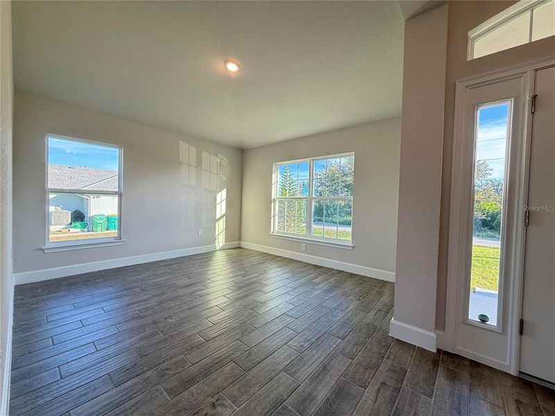Spacious, unfurnished interior of a new home in , Port Charlotte (Image 13).