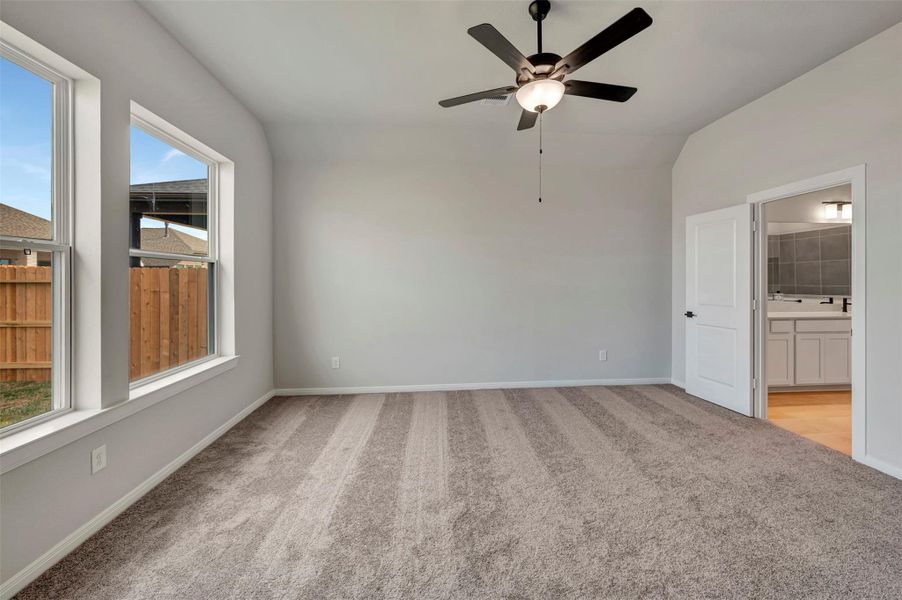 Spacious, unfurnished interior of a new home in The Grand Prairie 50’, Hockley (Image 22).