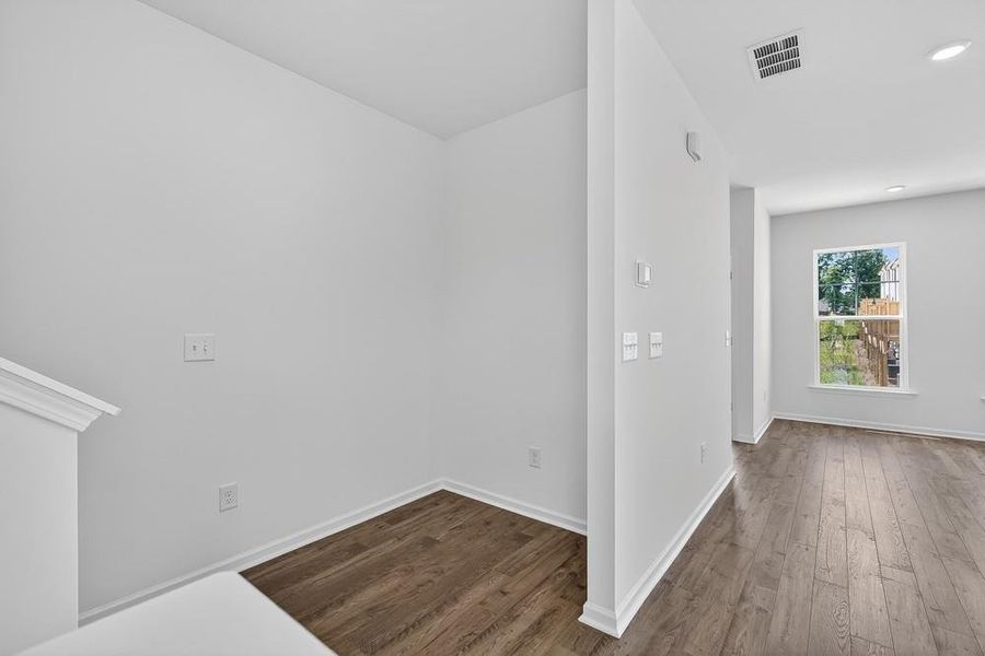 Spacious, unfurnished interior of a new home in Rosewood Farm, Lawrenceville (Image 43).