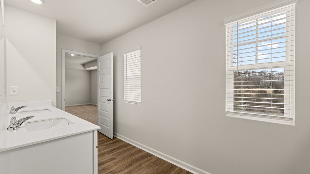 Image 27 representing the Galen by D.R. Horton in Jackson Landing, Jefferson, GA.