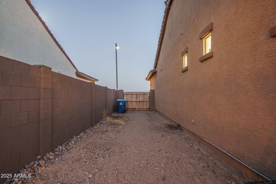 49) RV GATE 49) RV GATE