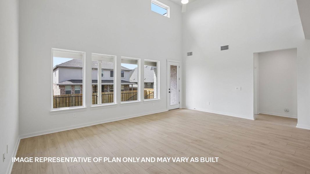 Spacious, unfurnished interior of a new home in Rosenbusch Ranch, Leander (Image 20).