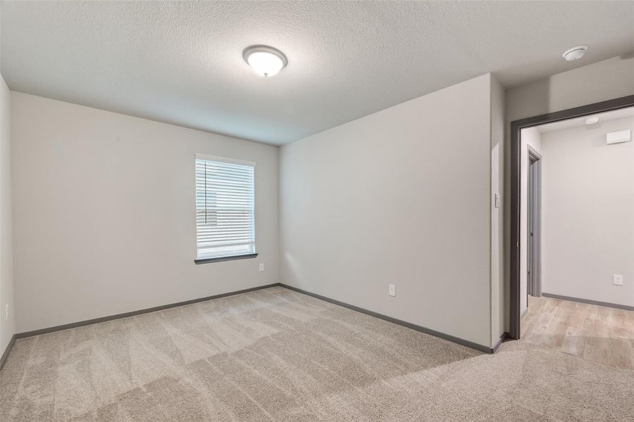 Spacious, unfurnished interior of a new home in Rollingbrook Estates, Baytown (Image 41).