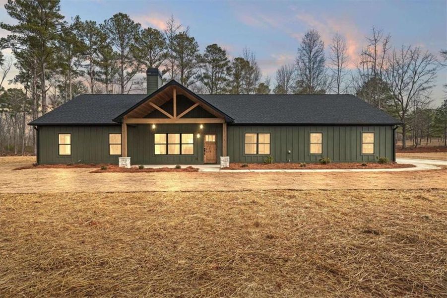 Exterior details and patio area of a home in , Waco (Image 26).