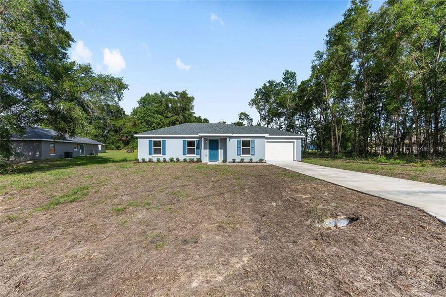 Exterior details and patio area of a home in , Ocala (Image 22).
