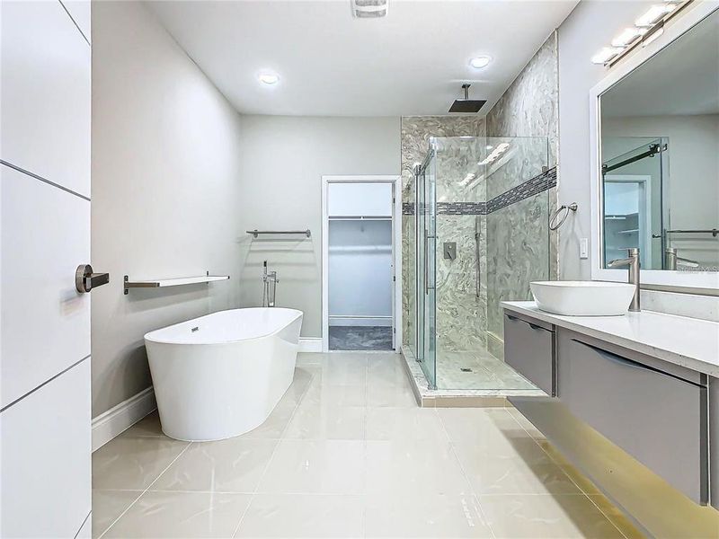 Furnished interior view inside a new home in , Davenport (Image 18).