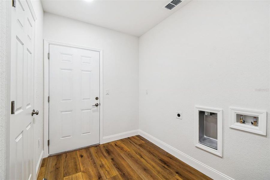 Spacious, unfurnished interior of a new home in , Spring Hill (Image 28).