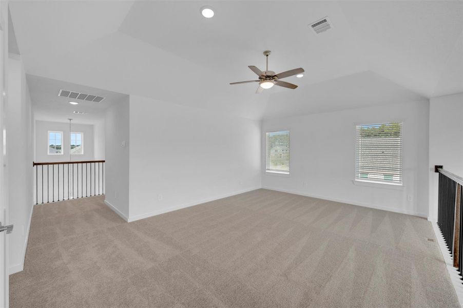 Spacious, unfurnished interior of a new home in Sorella, Tomball (Image 13).