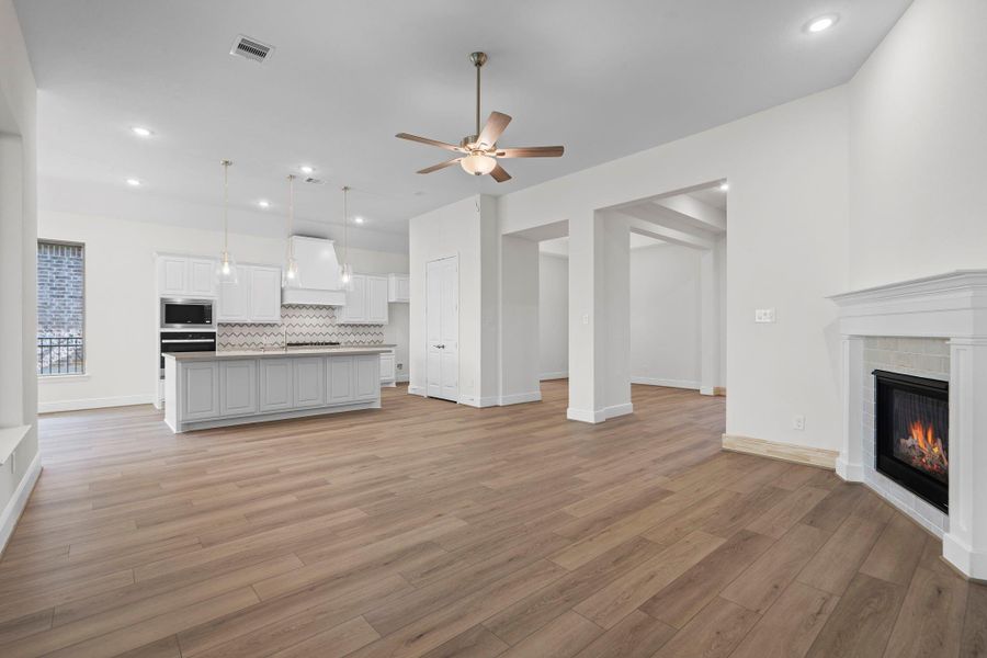 Spacious, unfurnished interior of a new home in Chambers Creek, Willis (Image 17).