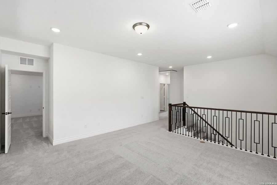 Spacious, unfurnished interior of a new home in Bison Ridge, San Antonio (Image 50). Spacious, unfurnished interior of a new home in Bison Ridge, San Antonio (Image 50).