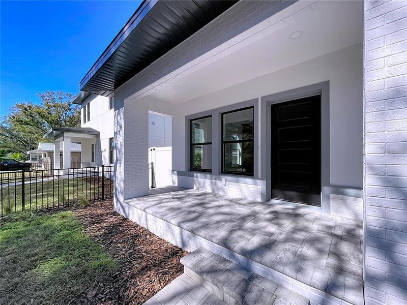 Exterior details and patio area of a home in , St. Petersburg (Image 38).