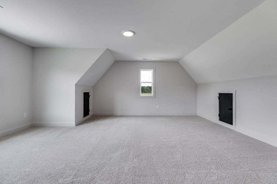 Spacious, unfurnished interior of a new home in The Meadows at Lake Circle, Buchanan (Image 38).