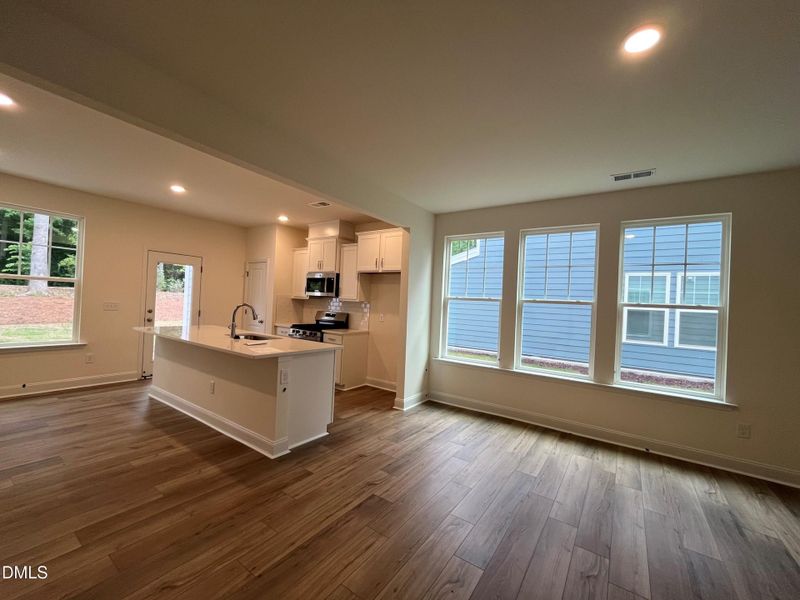 Family room/Kitchen