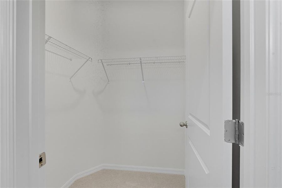 Spacious, unfurnished interior of a new home in , Dade City (Image 27).