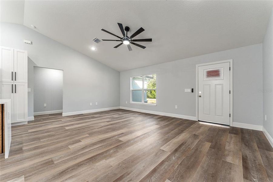 Spacious, unfurnished interior of a new home in , Dunnellon (Image 41).