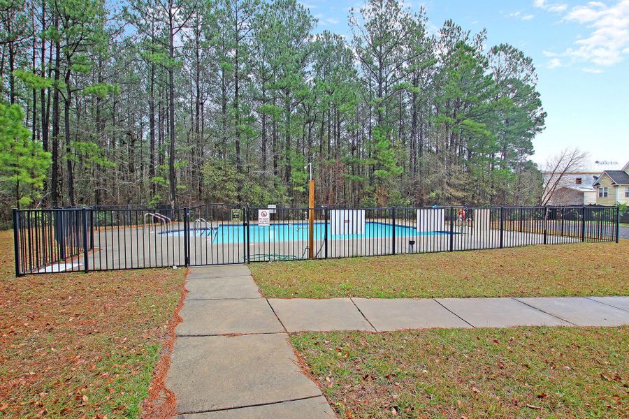 Community amenities in , Huger (Image 38). Community amenities in , Huger (Image 38).
