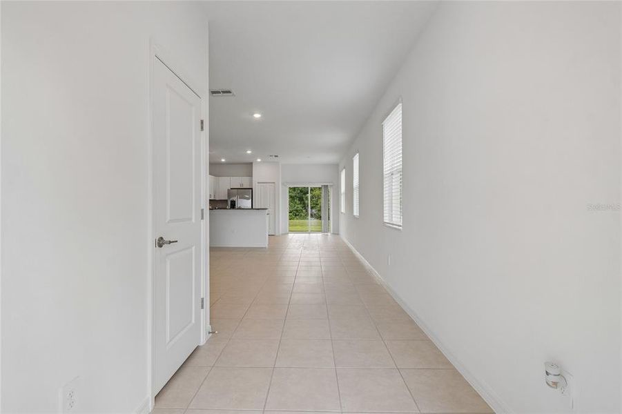 Spacious, unfurnished interior of a new home in , Ruskin (Image 17).